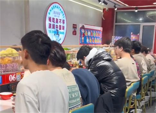 涮涮演绎自助小火锅加盟